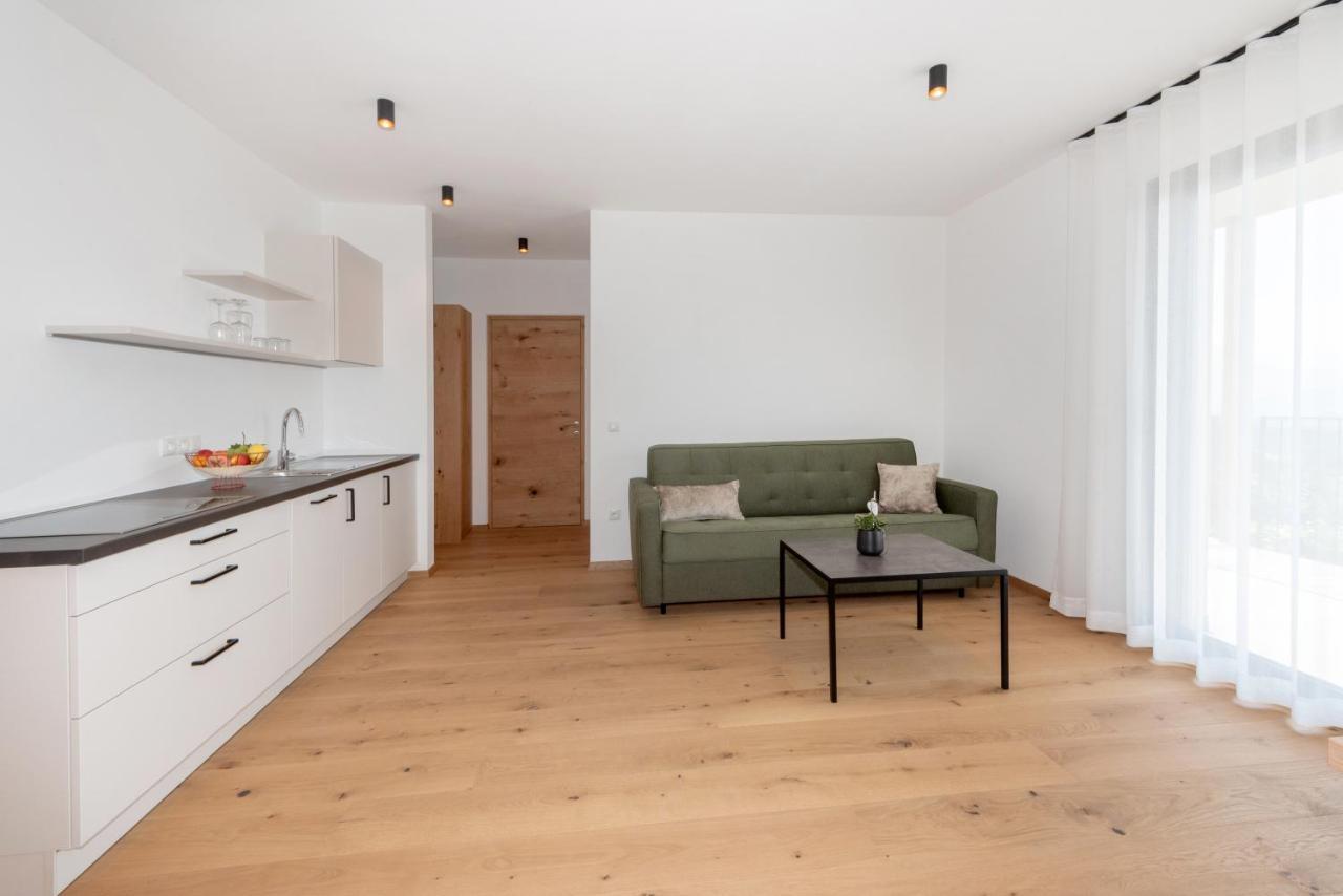 Villa Montis Exclusive Holiday Apartments In Eppan With Spectacular Views Of Dolomites And Bolzano Area Appiano Sulla Strada Del Vino Luaran gambar
