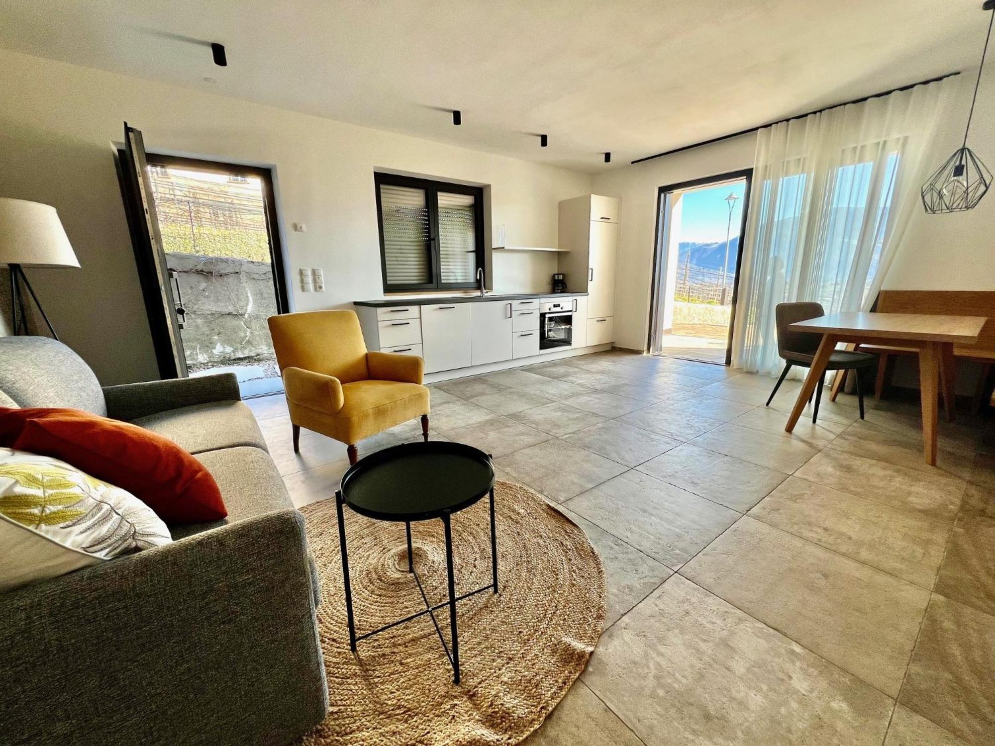 Villa Montis Exclusive Holiday Apartments In Eppan With Spectacular Views Of Dolomites And Bolzano Area Appiano Sulla Strada Del Vino Luaran gambar